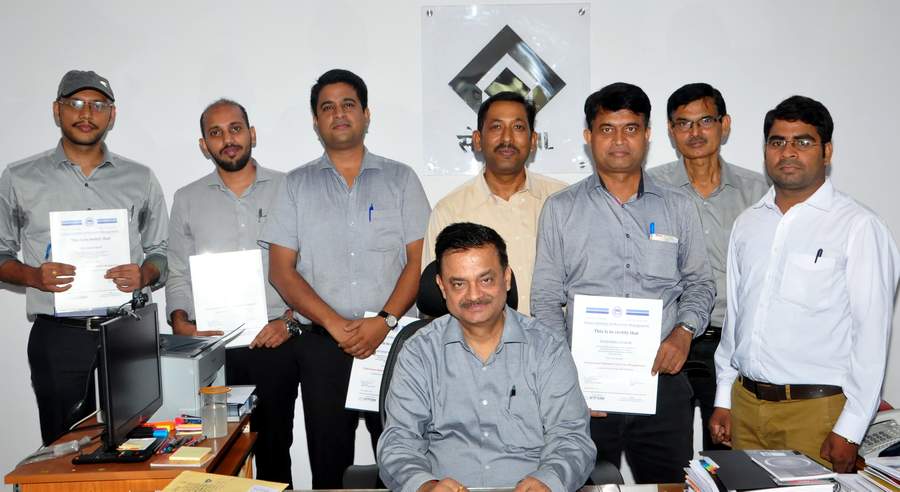 BSL के छह अधिकारियों को ठेका प्रबंधन की डिप्लोमा&nbsp;डिग्री