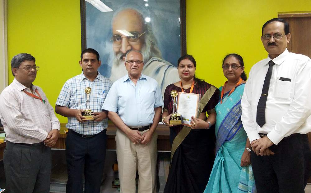 चिन्मय विद्यालय के दो शिक्षकों को Best Zonal Teacher&nbsp;Award