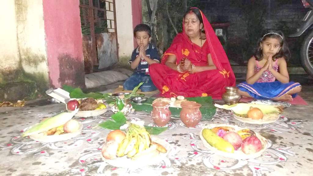 निष्कलंकता व समृद्धि के लिये मनायी गयी चौठचन्द्र&nbsp;पूजा