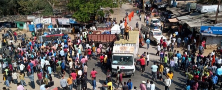 बोकारो के पेटरवार में नाबालिग से सामूहिक दुष्कर्म के खिलाफ भड़के ग्रामीण, 5 घंटे सड़क&nbsp;जाम