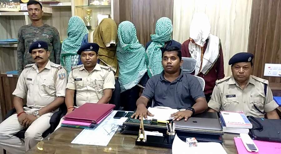 वाहन चोर गिरोह का भंडाफोड़, सूमो और पांच मोटरसाइकिलों सहित पांच&nbsp;गिरफ्तार