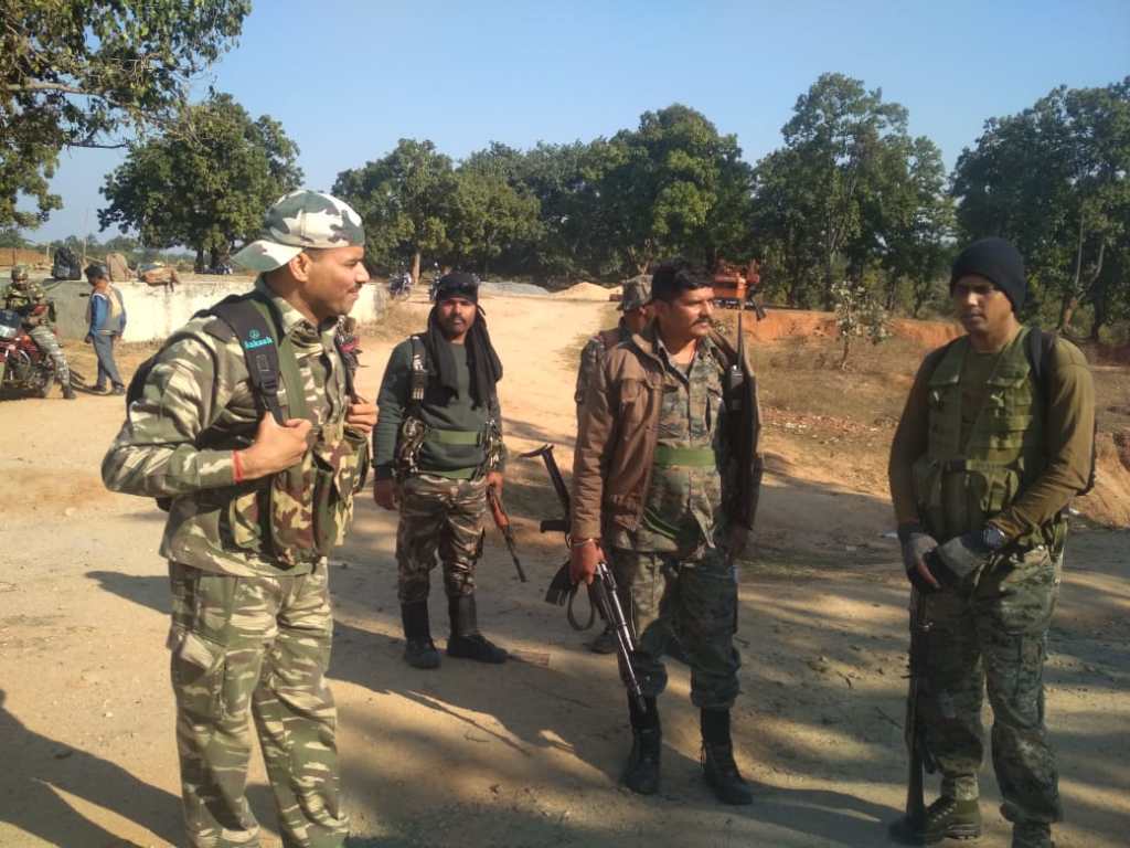 गोमिया में नक्सलियों के साथ मुठभेड़, 700 राउंड चली गोली पुलिस की दबिश देख भाग खड़े हुए&nbsp;उग्रवादी