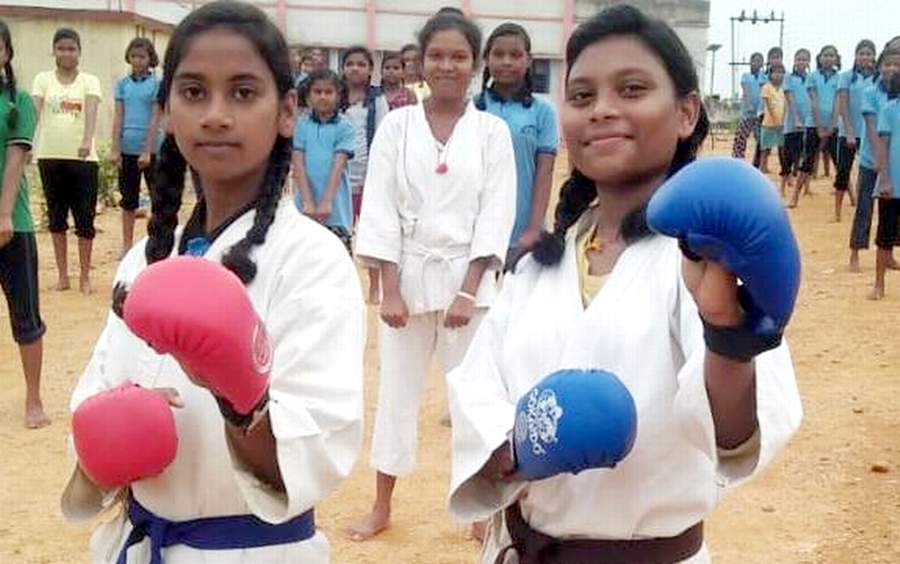 ऑल इंडिया कराटे प्रतियोगिता में भाग लेगी दुग्दा कस्तूरबा की दो छात्रायें