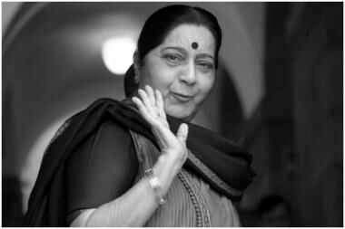 खुशी के माहौल को गमगीन बना चल बसीं सुषमा स्वराज, जाते-जाते दे गयीं बधाई और कर गयीं अभिनंदन