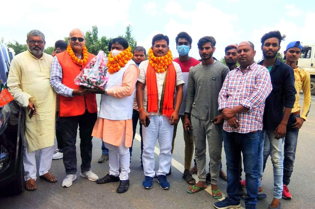 संतोष सिंह की अगुवाई में किसान मोर्चा अध्यक्ष का जोरदार&nbsp;स्वागत