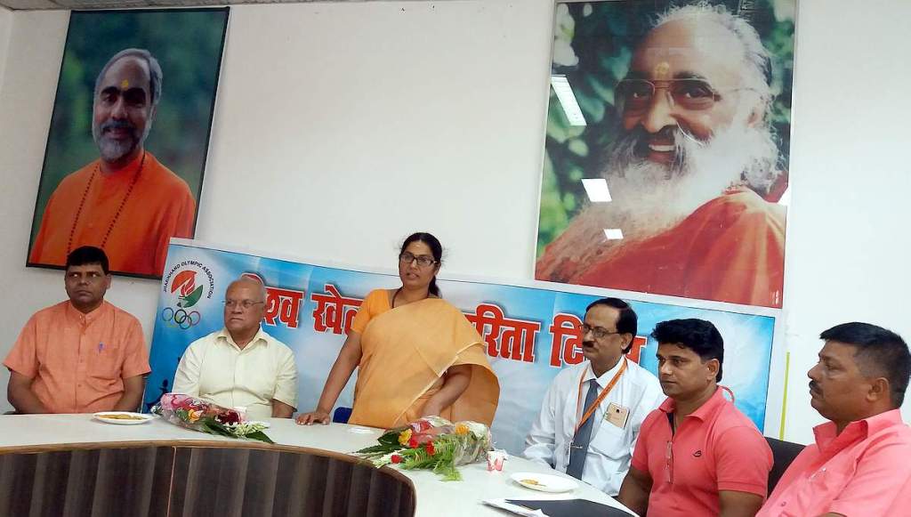 पत्रकारिता समाज का दर्पण : स्वामिनी&nbsp;संयुक्तानंद