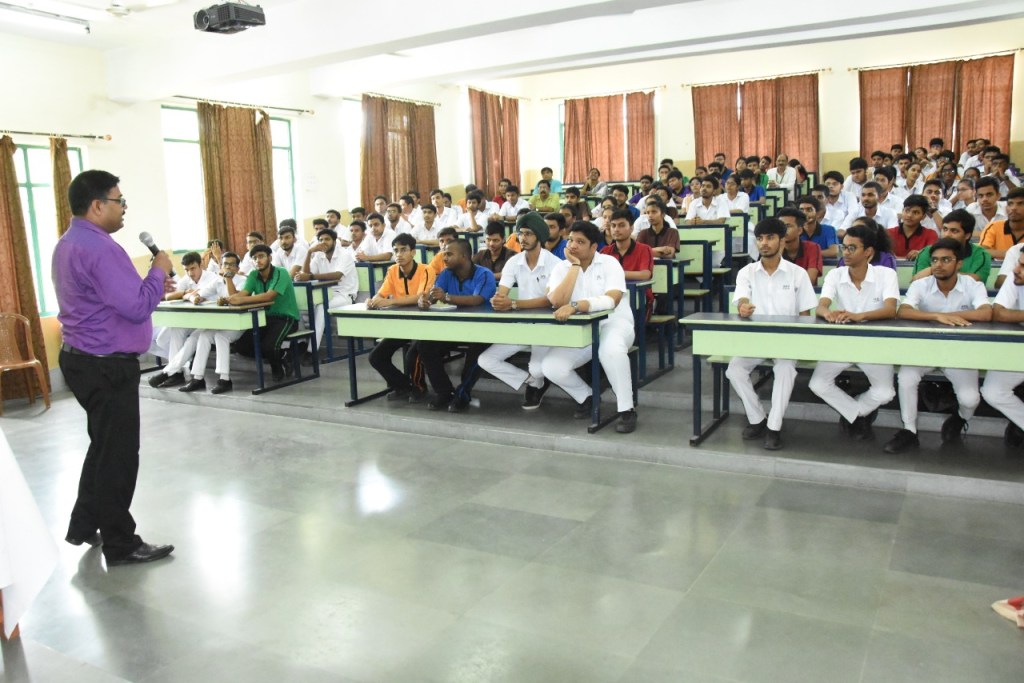 सफलता के लिए समय प्रबंधन और दृढ़निश्चय के साथ कड़ी मेहनत जरूरी :&nbsp;शाश्वत