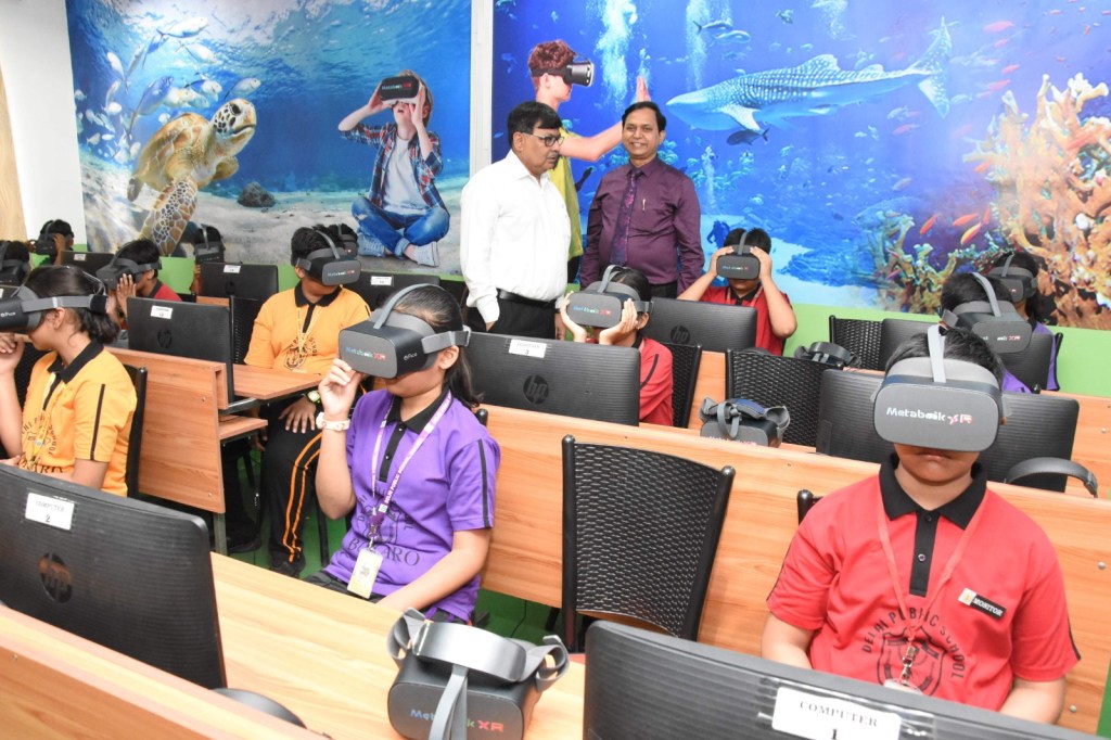 बोकारो के इस स्कूल में VR की मदद से बच्चे अब करेंगे पढ़ाई, जिले के पहले VR Lab का हुआ&nbsp;शुभारंभ