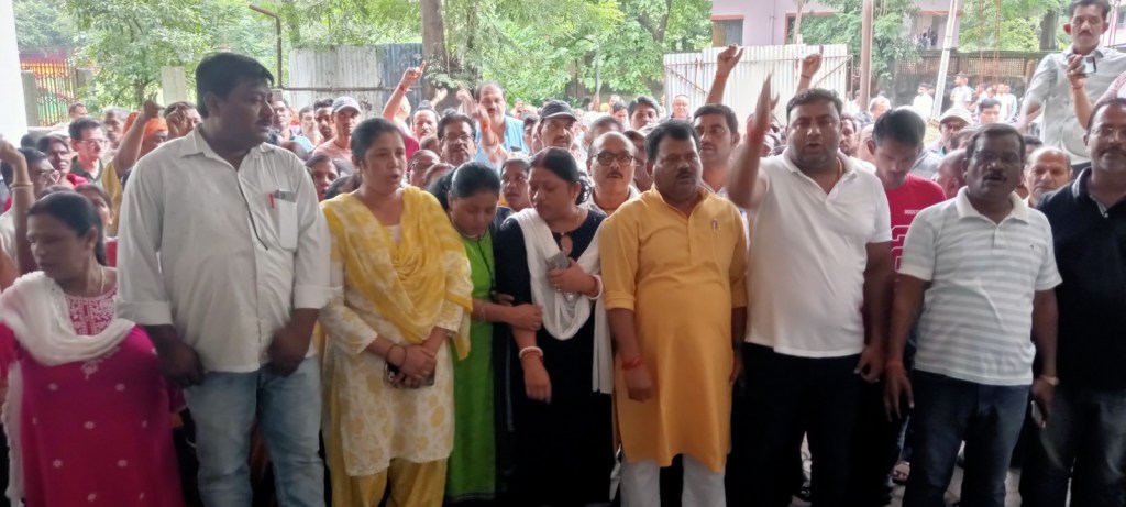 DVC की ‘स्मार्ट’ चाल के आगे जनता का ‘पावर’ प्रदर्शन,&nbsp;हड़कंप!