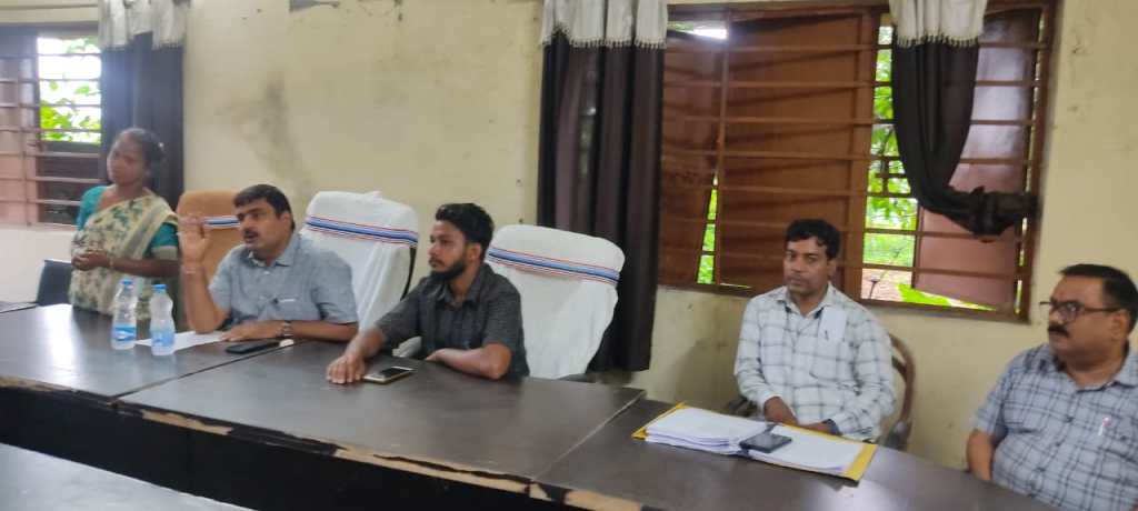 तीन महीने से राशन गायब, गुस्साए ग्रामीणों ने किया हंगामा PDS डीलर को ‘आखिरी&nbsp;मौका’