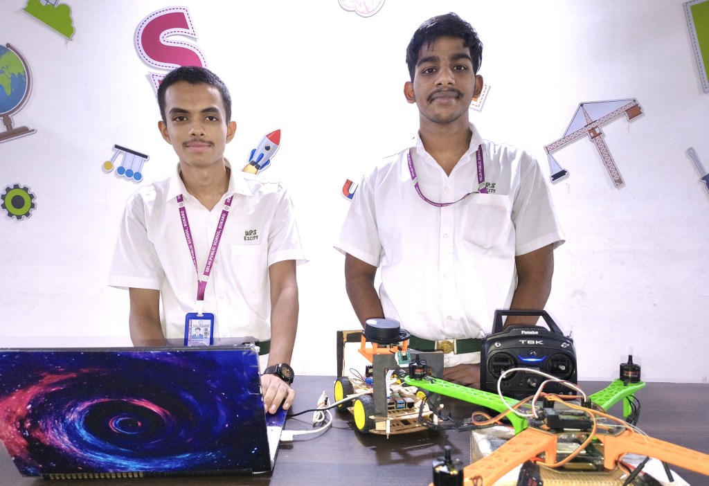 छोटी उम्र में बड़ा कमाल! मौत की दरारों का होगा खात्मा! DPS बोकारो के छात्रों ने बनाया AI का ‘महाकाल’