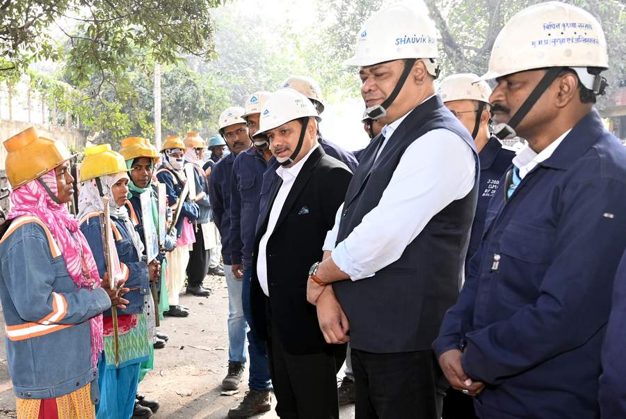 ‘सुरक्षा सर्वप्रथम’… BSL कर्मियों ने बनाई विशाल ‘मानव श्रृंखला’, ‘जीरो एक्सीडेंट’ का&nbsp;संकल्प