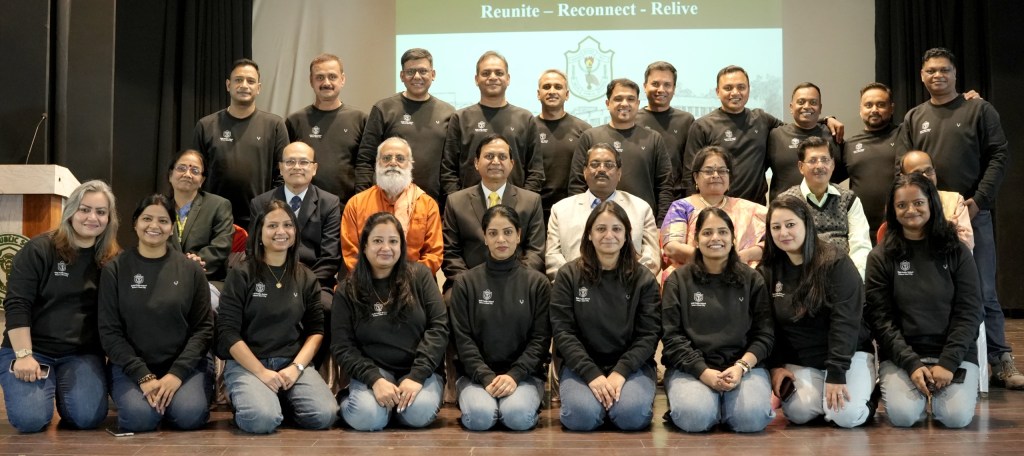 DPS Bokaro : 25 साल बाद जब मिले बिछड़े यार तो जाग उठीं पुरानी स्मृतियां, यादों के रजतोत्सव में दिखा गुरु-शिष्य परंपरा का अद्भुत&nbsp;संगम